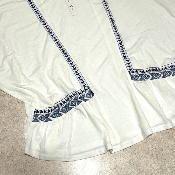 BNWT THYME & HONEY WHITE DOLMAN SLEEVE NAVY BLUE EMBROIDERED TUNIC TOP - Picture 3 of 11